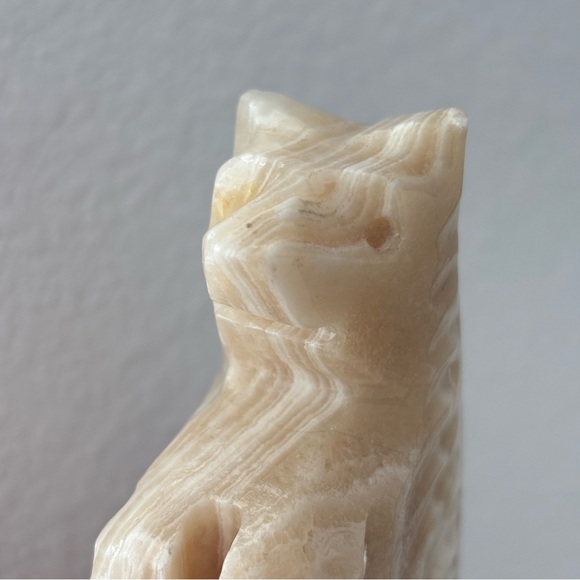 Onyx Carved Bear Banded Calcite Natural Stone Layered Gemstone Rock Crystal - Picture 9 of 9